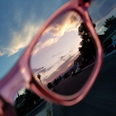 نظارة شمسية ثيرابي شقرا بعدسات ملونة وردية بإطار للكمبيوتر